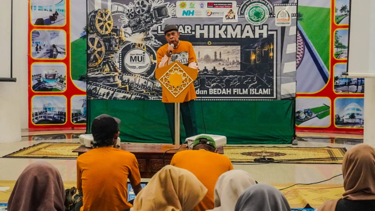 Layar Hikmah Hadir di Masjid KH. Robbach Ma’sum, MUI Gresik Ajak Generasi Muda Petik Pesan Film Islami