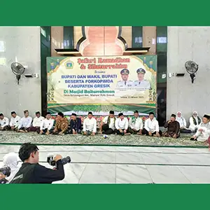 Safari Ramadan Forkopimda Gresik, Kiai Rofiq Serukan Pentingnya Membersihkan Hati