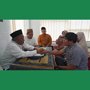 Pria Asal Sulsel Ikrar Dua Kalimat Syahadat di MUI Gresik