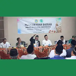MUSDA MUI Kebomas, Kiai Rofiq Tekankan Pentingnya Kolaborasi Tua dan Muda dalam Organisasi