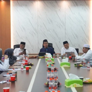 Belajar dari Penjual Krupuk, Prof Abdul Chalik Ajak MUI Gresik Maksimalkan Layanan Umat