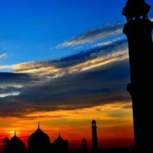 Batas Sahur Itu Imsak atau Waktu Subuh? Ini Penjelasan Syariat