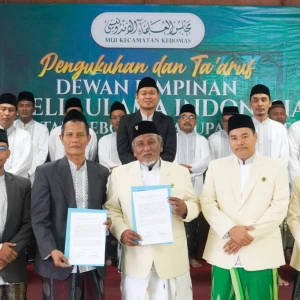 Resmi Dikukuhkan, MUI Kebomas Siap Maksimalkan Peran Shodiqul Hukumah dan Khodimul Umat