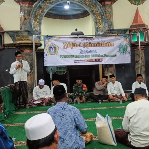 MUI Panceng Salurkan Tali Asih untuk Penjaga Makam, Marbot dan Modin Perempuan saat Safari Ramadhan